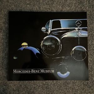 MERCEDES-BENZ Museum 2001 Softcover Book Brochure Stuttgart, Germany